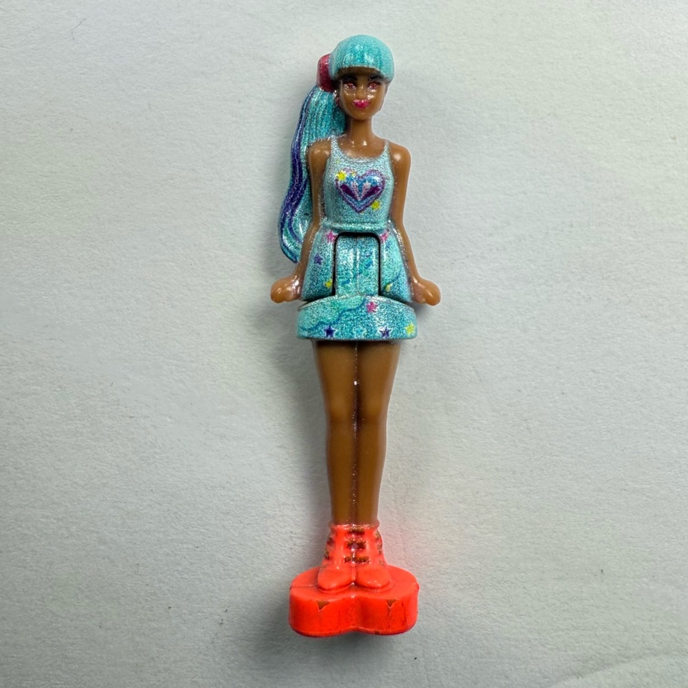 Barbie Mini BarbieLand Color Reveal Doll